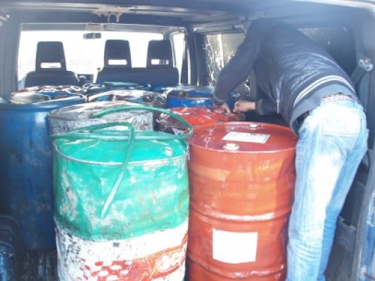 Prins cu duba încărcată cu motorină furată de pe barje